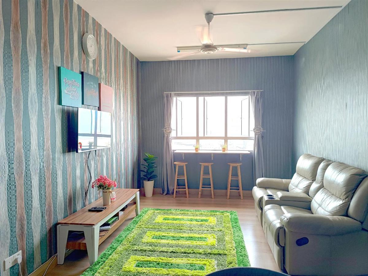 D'Luna Homestay Terengganu Sea View / Drawbrige View / Near Hsnz, Ktcc, Drawbrige クアラ・トレンガヌ エクステリア 写真